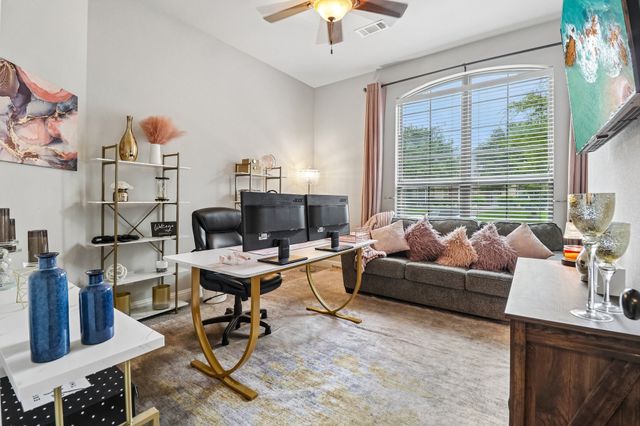 217 Wisteria Way, Red Oak, TX 75154