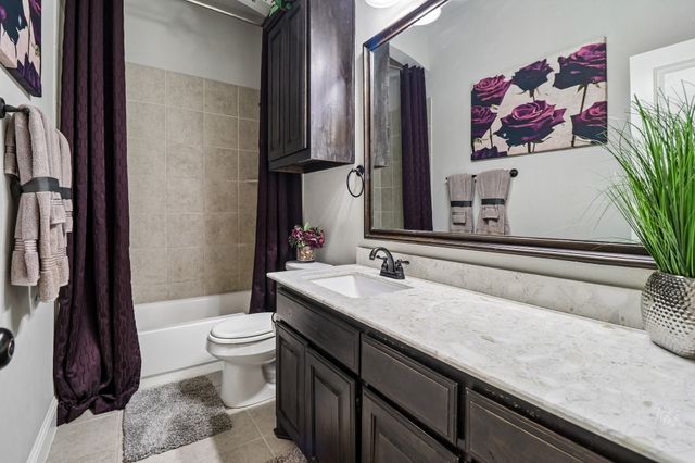 217 Wisteria Way, Red Oak, TX 75154