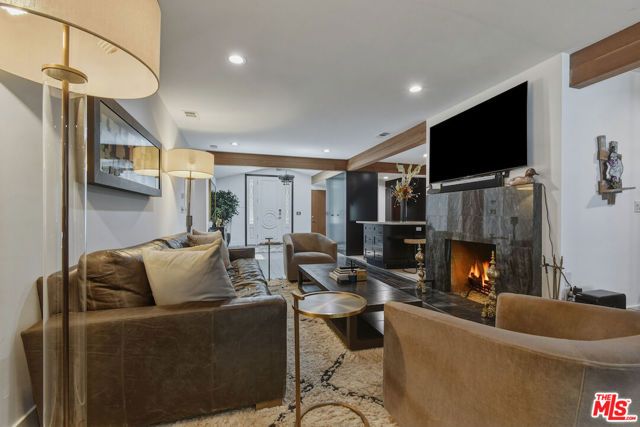 4445 Vantage Avenue, Los Angeles, CA 91604