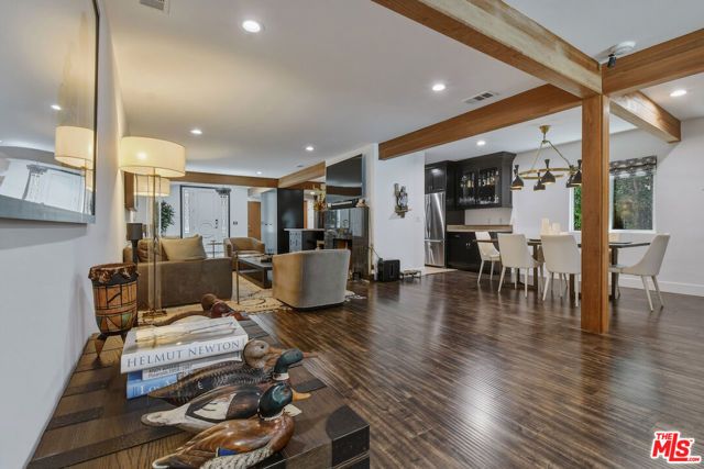 4445 Vantage Avenue, Los Angeles, CA 91604