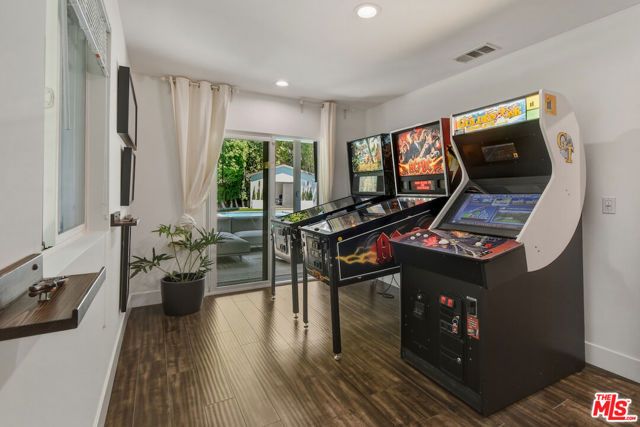 4445 Vantage Avenue, Los Angeles, CA 91604