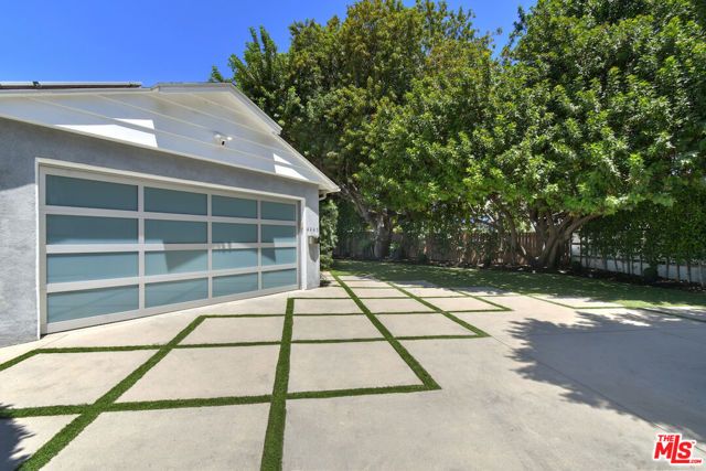 4445 Vantage Avenue, Los Angeles, CA 91604