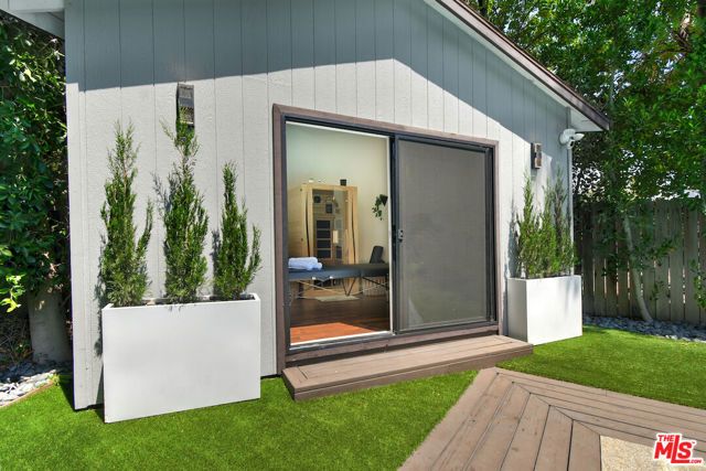 4445 Vantage Avenue, Los Angeles, CA 91604