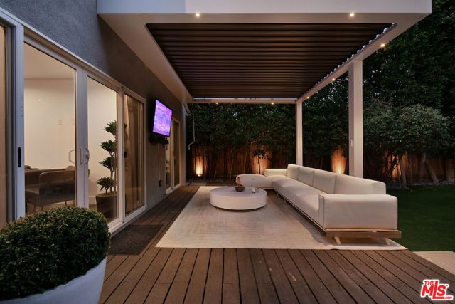 4445 Vantage Avenue, Los Angeles, CA 91604