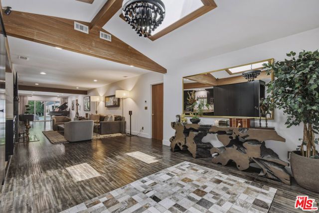 4445 Vantage Avenue, Los Angeles, CA 91604
