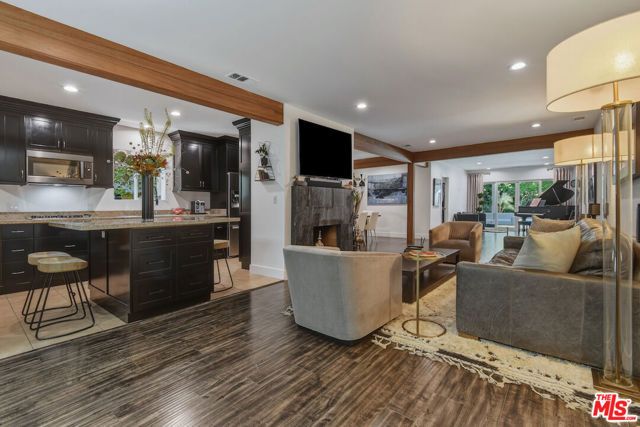 4445 Vantage Avenue, Los Angeles, CA 91604