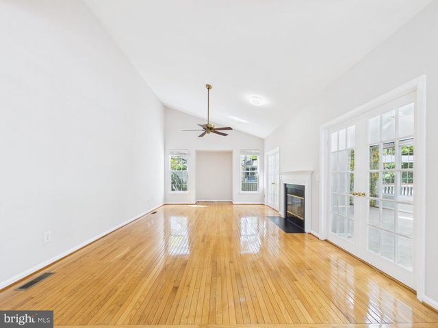 9451 WEATHERSFIELD DR, Bristow, VA 20136