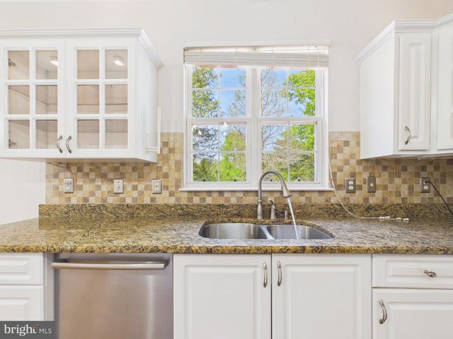 9451 WEATHERSFIELD DR, Bristow, VA 20136