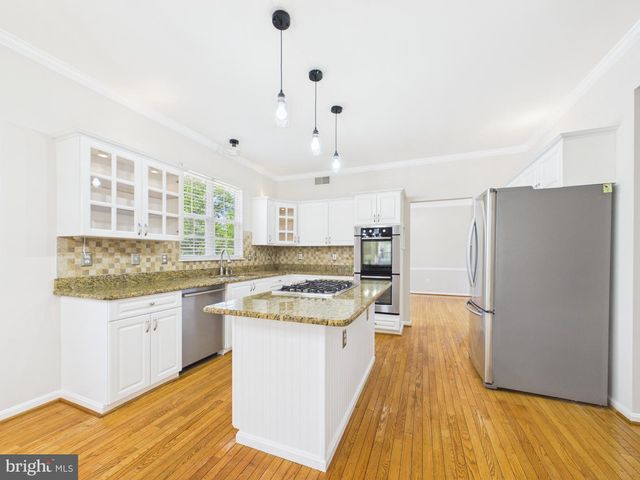 9451 WEATHERSFIELD DR, Bristow, VA 20136