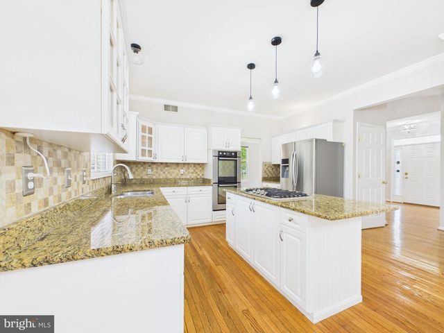 9451 WEATHERSFIELD DR, Bristow, VA 20136