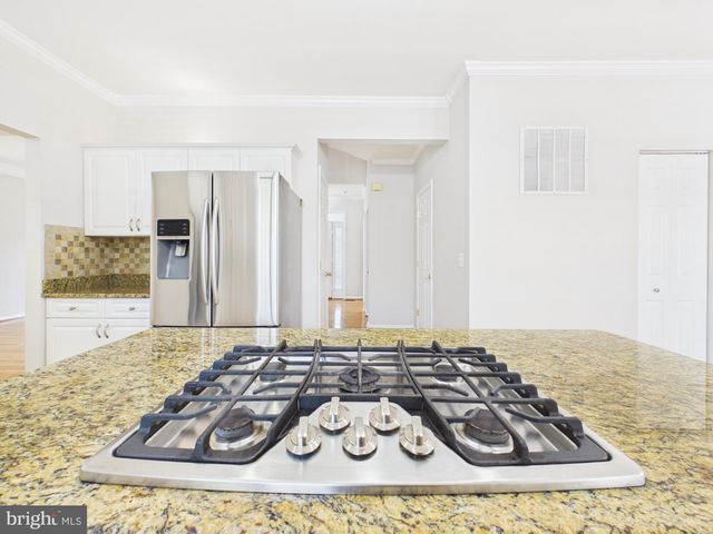 9451 WEATHERSFIELD DR, Bristow, VA 20136