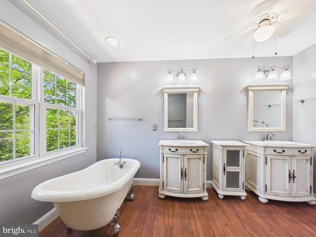 9451 WEATHERSFIELD DR, Bristow, VA 20136