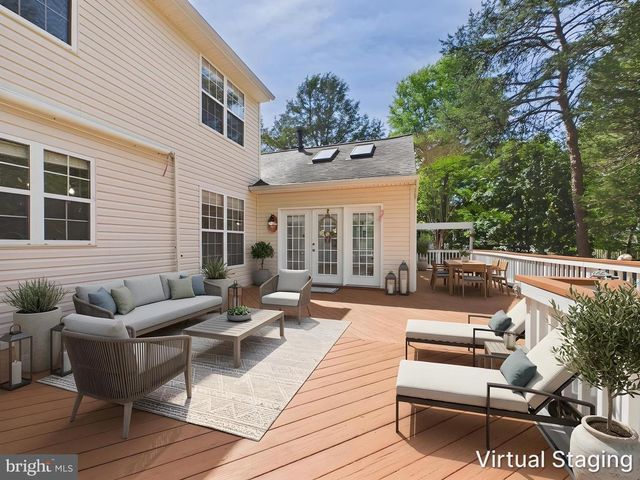 9451 WEATHERSFIELD DR, Bristow, VA 20136