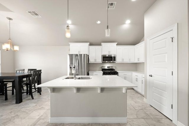 8800 Arman Drive, Yukon, OK 73099