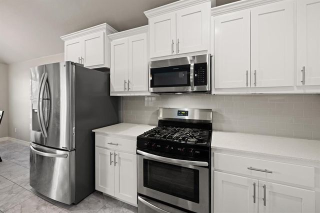 8800 Arman Drive, Yukon, OK 73099