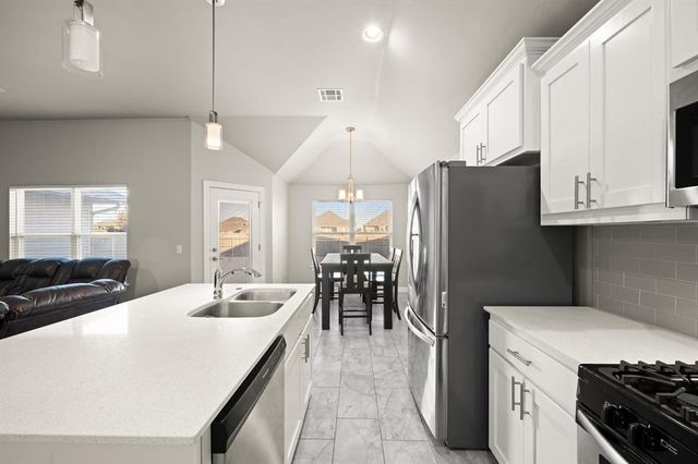 8800 Arman Drive, Yukon, OK 73099