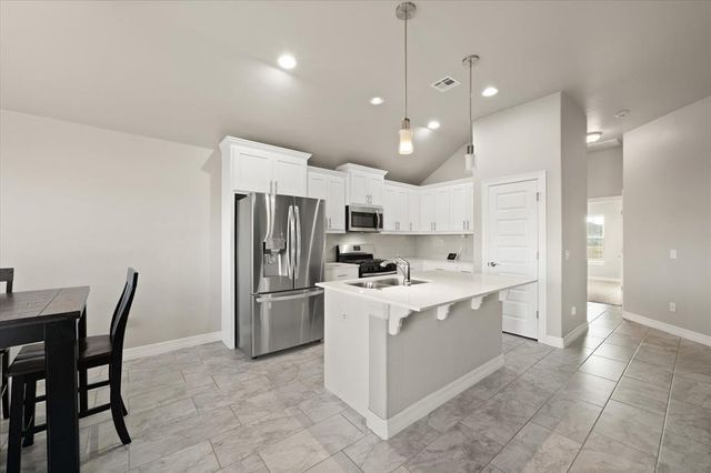 8800 Arman Drive, Yukon, OK 73099