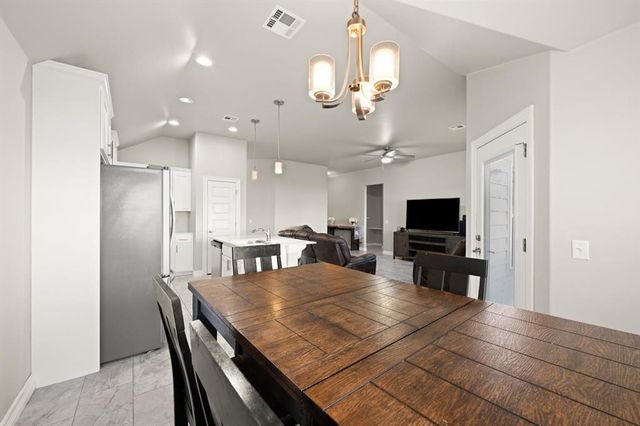 8800 Arman Drive, Yukon, OK 73099