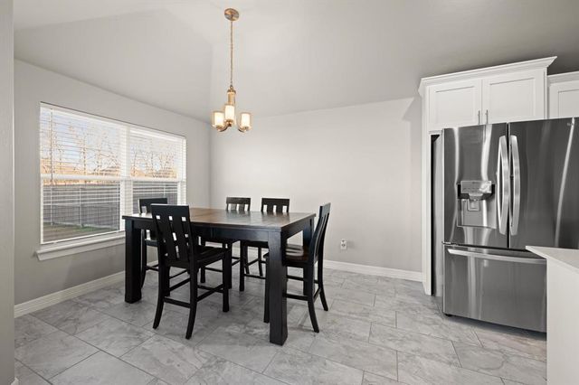 8800 Arman Drive, Yukon, OK 73099