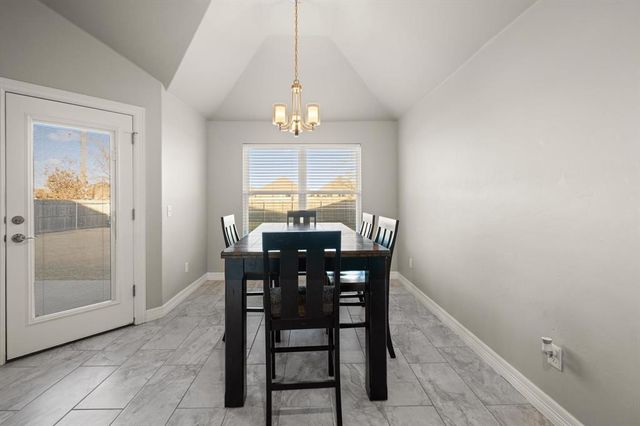 8800 Arman Drive, Yukon, OK 73099