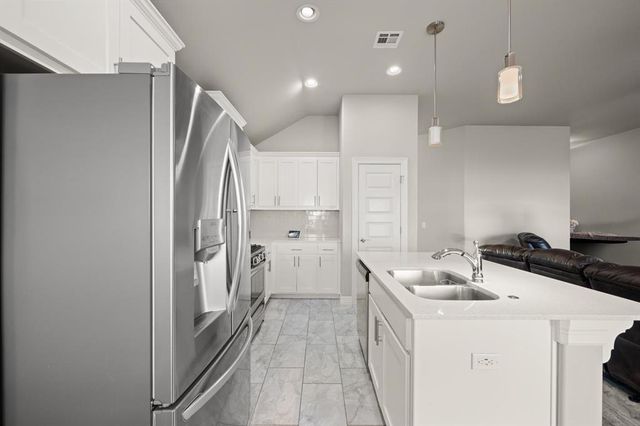 8800 Arman Drive, Yukon, OK 73099