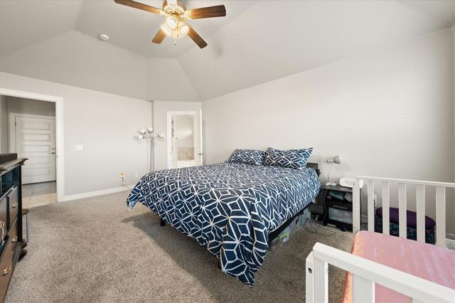 8800 Arman Drive, Yukon, OK 73099