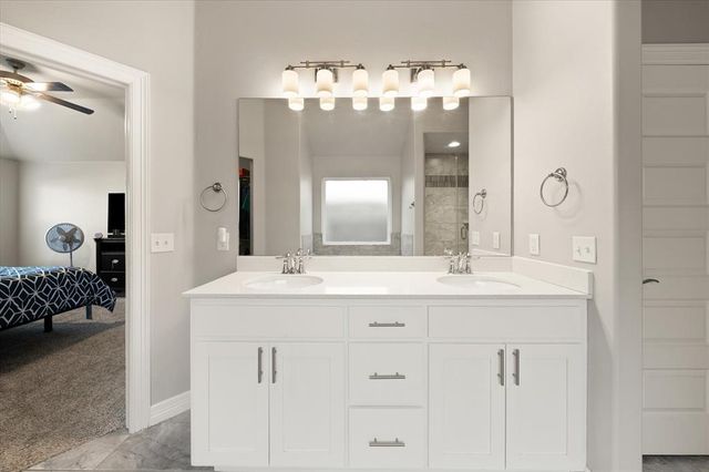 8800 Arman Drive, Yukon, OK 73099