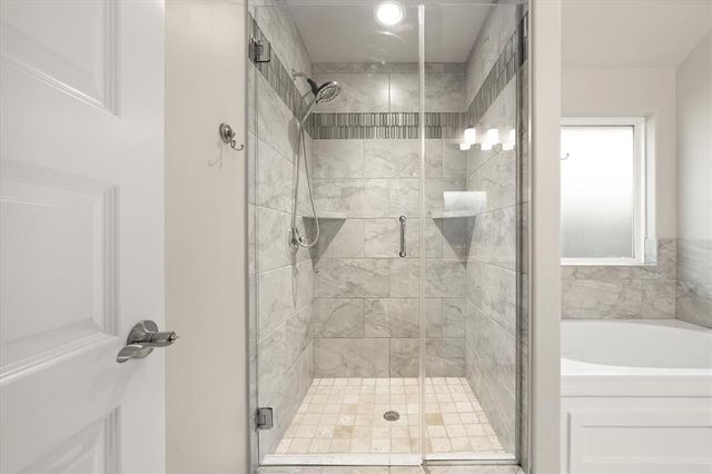 8800 Arman Drive, Yukon, OK 73099