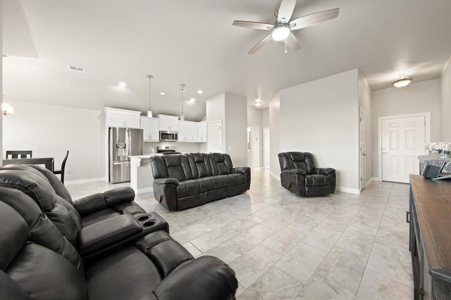 8800 Arman Drive, Yukon, OK 73099