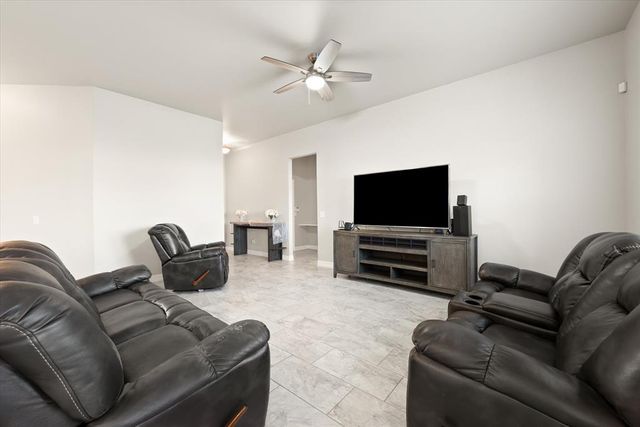 8800 Arman Drive, Yukon, OK 73099