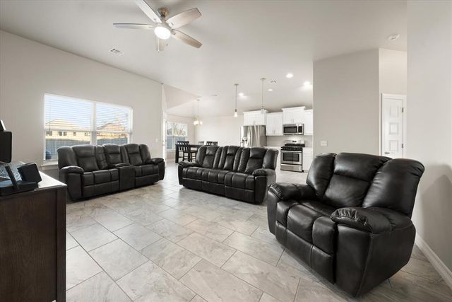 8800 Arman Drive, Yukon, OK 73099