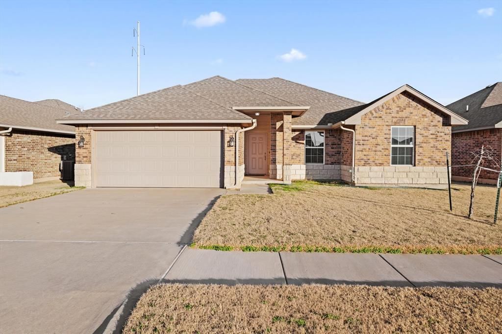 8800 Arman Drive, Yukon, OK 73099