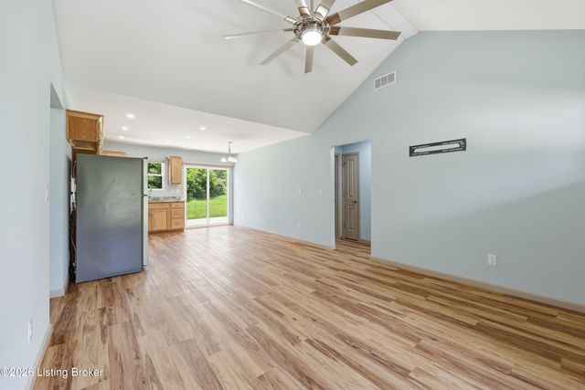 200 Evergreen Dr, Lawrenceburg, KY 40342