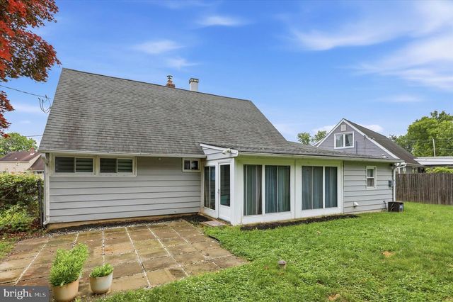 57 WHITEWOOD DR, Levittown, PA 19057