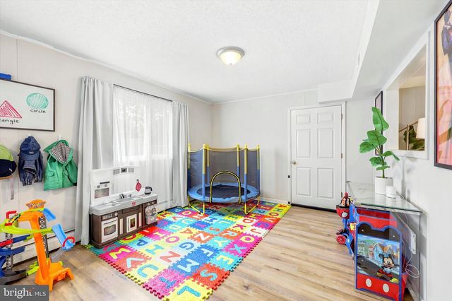 57 WHITEWOOD DR, Levittown, PA 19057