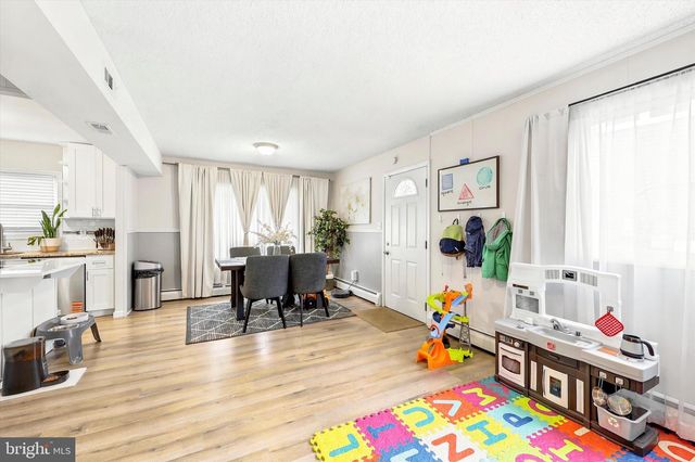 57 WHITEWOOD DR, Levittown, PA 19057