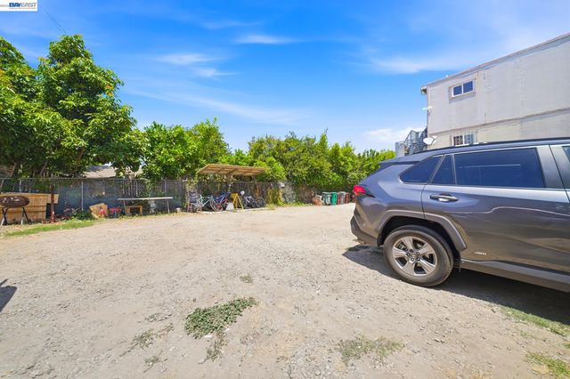 2223 E 23Rd St, Oakland, CA 94606