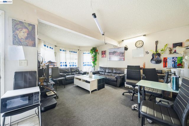 2223 E 23Rd St, Oakland, CA 94606