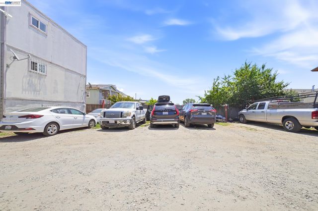 2223 E 23Rd St, Oakland, CA 94606