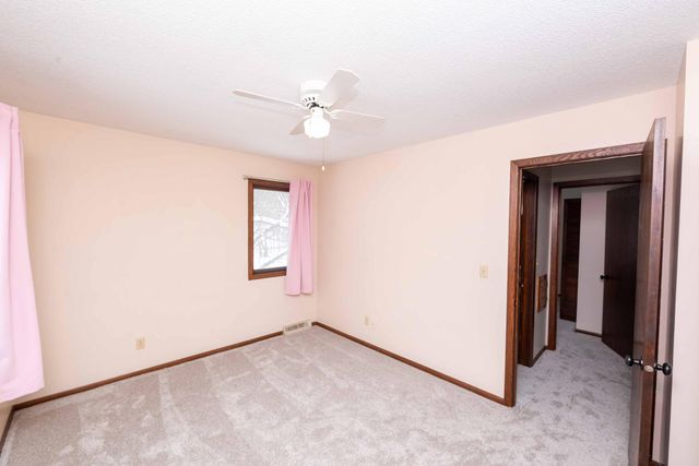 8125 Spring Valley Road, Waconia, MN 55387