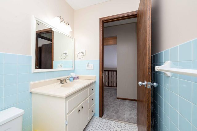 8125 Spring Valley Road, Waconia, MN 55387