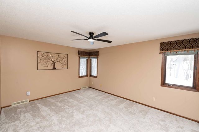 8125 Spring Valley Road, Waconia, MN 55387