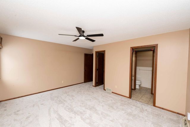 8125 Spring Valley Road, Waconia, MN 55387