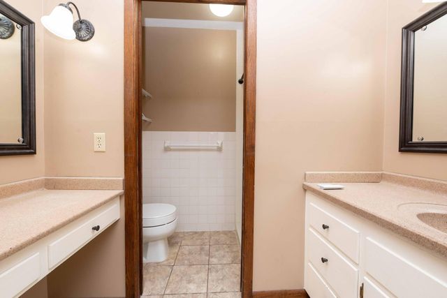 8125 Spring Valley Road, Waconia, MN 55387