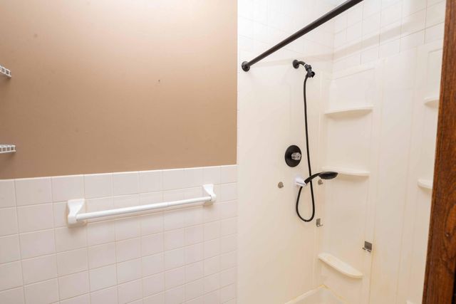 8125 Spring Valley Road, Waconia, MN 55387