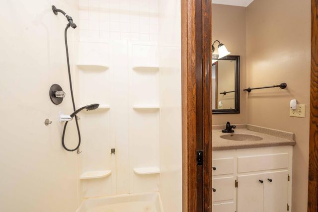 8125 Spring Valley Road, Waconia, MN 55387