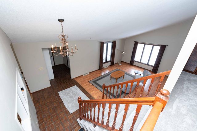 8125 Spring Valley Road, Waconia, MN 55387