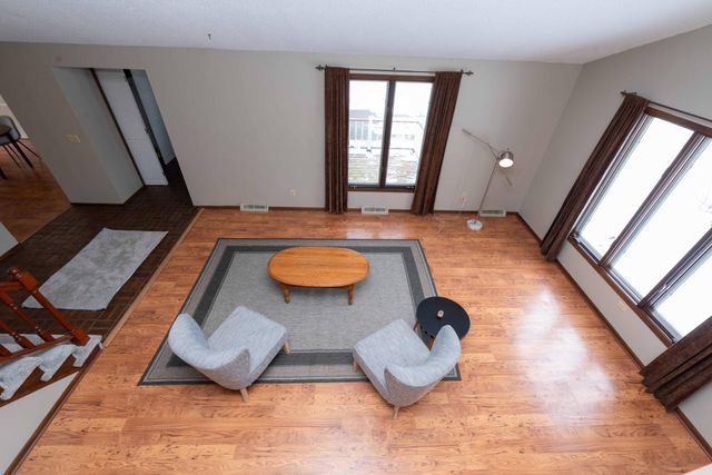 8125 Spring Valley Road, Waconia, MN 55387