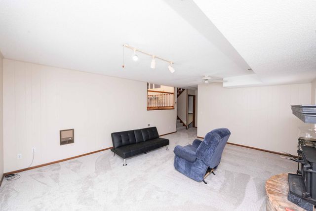 8125 Spring Valley Road, Waconia, MN 55387