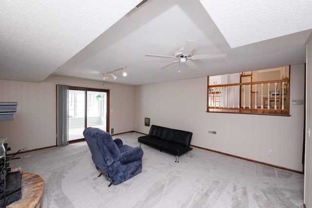 8125 Spring Valley Road, Waconia, MN 55387